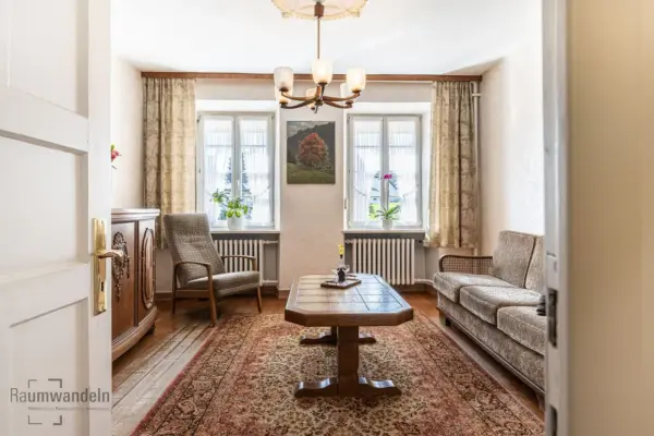 2026-09-19_BauernhausSuelm_WohnzimmerMitSofa